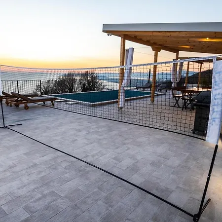 Old Stone House Gp *